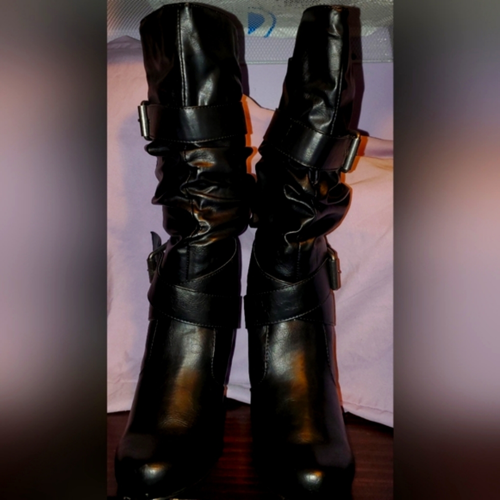 Boots - Picture 2 of 3